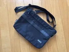 中古品　FILA ショルダーバッグ ブラック サコッシュのサムネイル