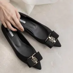 RANDA モノグラムパーツリボンフラットパンプス　黒　24.5cm