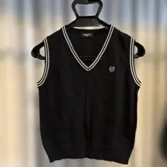 COMME CA ISM 黒 Vネックベスト 150A
