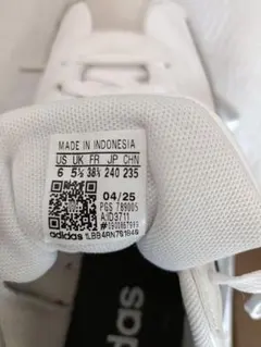 adidas スニーカー ホワイト ブラック 6 US
