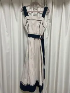 ⑮ベージュ ネイビー ストラップドレス