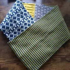 リバーシブルマフラー 青と黄のデザイン