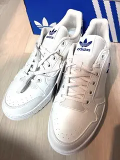 【新品】adidas スニーカー シューズ 靴