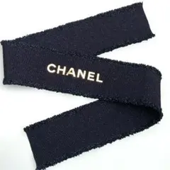 CHANEL リボン 金色ロゴ　ラメ　ホリデー　2025