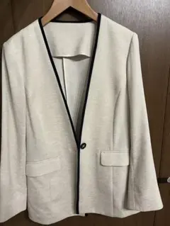 未使用に近い★アンカーウーマン ノーカラー ジャケット アイボリ ベージュ