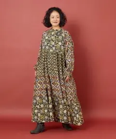 週末値下げ♡美品☆アズノウアズオオラカ黒赤花柄ワンピース大きいサイズ5 美品☆アズノウアズオオラカ黒赤花柄ワンピース大きいサイズ5（15〜17