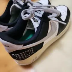 Nike Air Force 1 白/黒 スニーカー