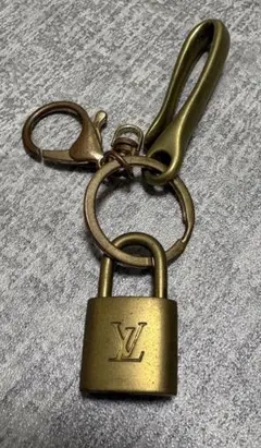 ルイヴィトン カレイドVパドロック キーホルダー キーリング M67376