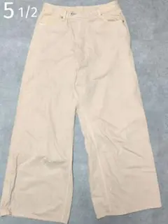 スピックアンドスパン　5 1/2 ワイド　腰アシンメトリー　ストレートデニム