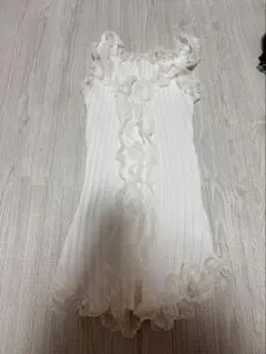ホワイト レースフリル タンクトップ