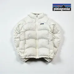 ホワイト ダウンジャケット