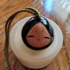 こけしモチーフ 鈴 ストラップ