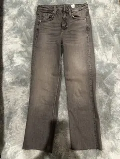 【ZARA】グレーストレートデニムパンツ