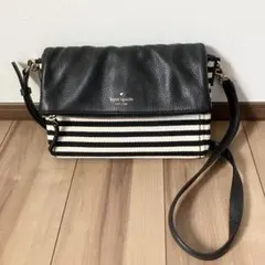 【レア】Kate spade ショルダーバック　レザー 黒ボーダー柄 斜め掛けのサムネイル