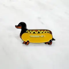 【ピンバッジ】ダックスフンド ＊ ホットドッグ 犬