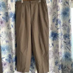 GU Mサイズブラウンスラックス センタープレス入り
