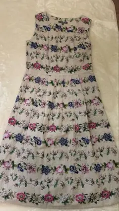 早いもの勝ち⭐︎ローラアシュレイ　コットンリネン　ボタニカル　花柄ワンピース