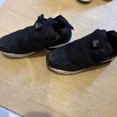 Reebok ブラック スニーカー