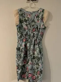 ワンピース　花柄　ミニ丈　Mサイズ