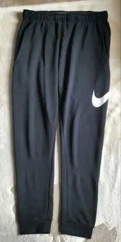 NIKE ブラック スウェットパンツ