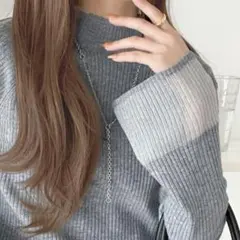 グレーのリブ編みハイネックセーター M