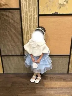 水色フリルドレス、花冠、ビジュー付き網タイツ、白シューズの4点セット