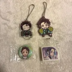 鬼滅の刃　炭治郎キーホルダー　缶バッチ くら寿司　しのぶ　消しゴム