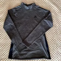 adidas ブルーグレー ハイネック長袖シャツ