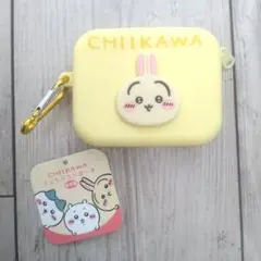 ちいかわ　シリコンポーチ　カラビナ付き　うさぎ