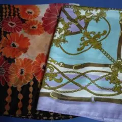 チェーン装飾の青紫スカーフ　 オレンジと黒の花柄スカーフ