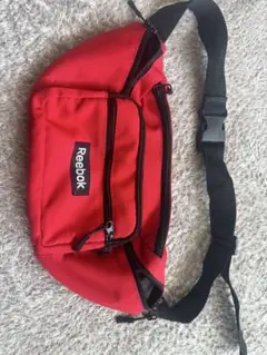 Reebok ボディバッグ 赤 2ポケット