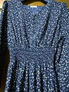 小花柄ワンピース