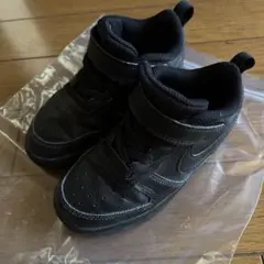 NIKE スニーカー　コートバーロウ15cm