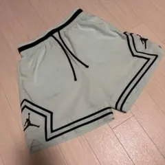 ジョーダン　バスパン　エメラルドグリーン