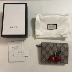 GUCCI 二つ折り財布 チェリー装飾