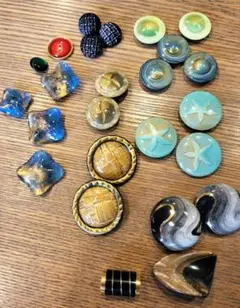 多様なデザインのボタンセット #896