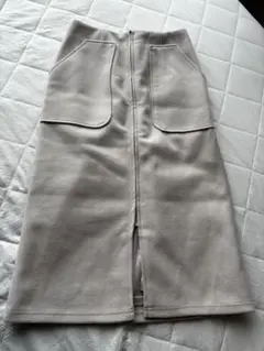 フロントジップ タイトスカート ベージュ