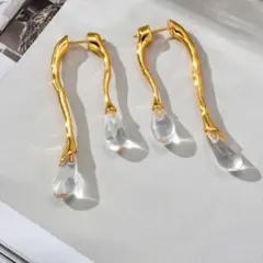 【新商品】1点のみ！ドロップピアス ゴールド♡