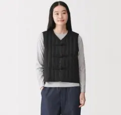 週末限定　木の実から作ったカポック混　結び釦　中わたベスト　ブラック 婦人L