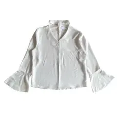 ホワイト フレア袖 ハイネックブラウス　デザイントップス　白　おしゃれ　長袖