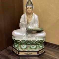 樋渡陶六作 岩座観音 白磁彫 銘窯 肥蝶山 日本工芸会正会員 - メルカリ