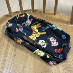 ナタリー・レテのポーチ