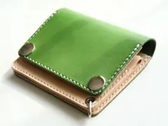 【VARIOUS FIELD】牛ヌメ革トラッカーウォレット ミドルミニ／グリー…