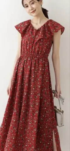 ナチュラルビューティーベーシック　小花柄ワンピ