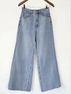 GU ハイウエストセミワイドジーンズ　ライトブルー　S