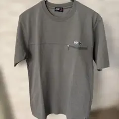 ［elf ］グレー Tシャツ Mサイズ ジッパーポケット付きのサムネイル