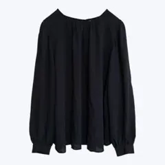 ユニクロ ブラック フレア プリーツ 丸首 ブラウス