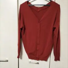 美品レッドシンプルVネックカーディガン