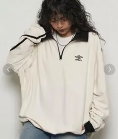 umbro ホワイト ハーフジップ