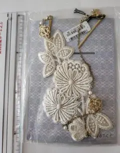 エレガントな花の刺繍ヘアアクセサリー
